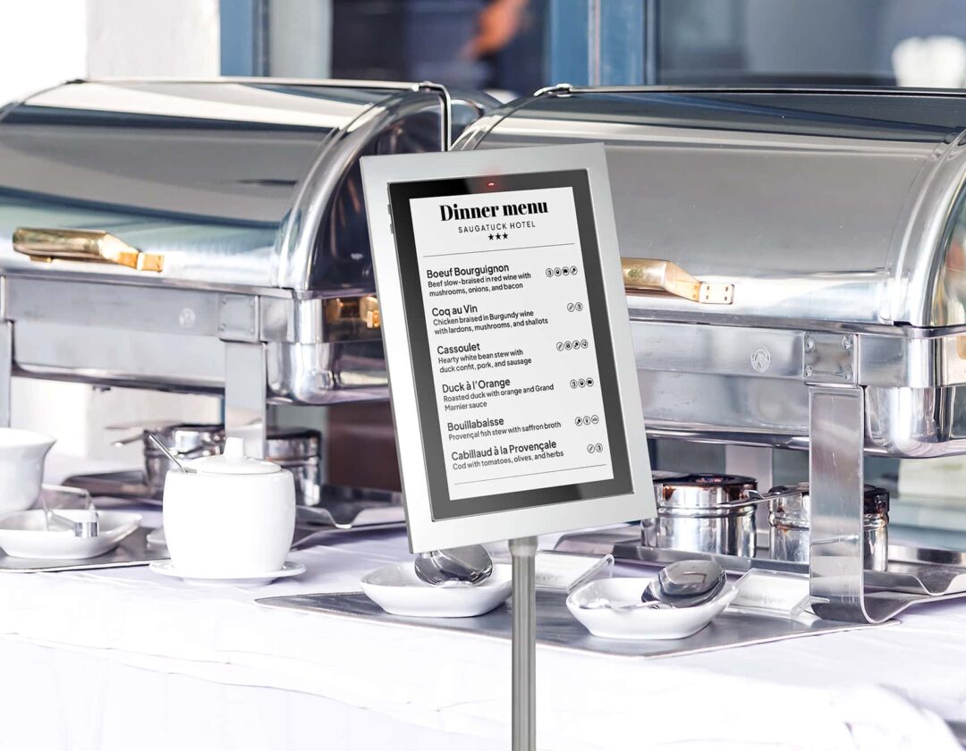 Digitálny displej s jedálnym lístkom v hotelovej reštaurácii – moderné riešenie pre Horeca